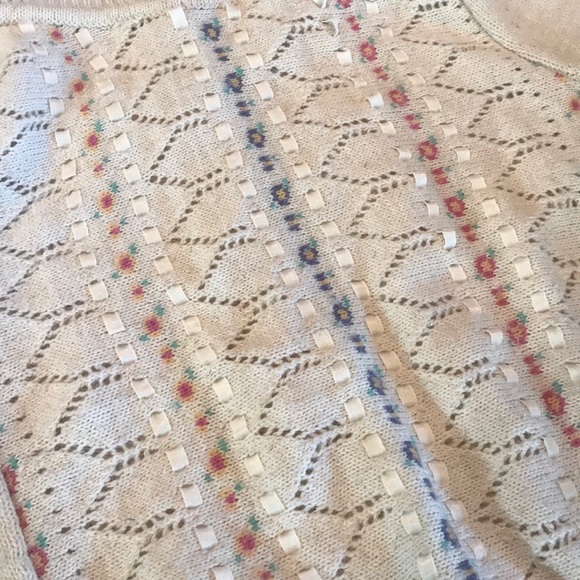 💖 Girls Cream Colored Sweater - Picture 3 of 5